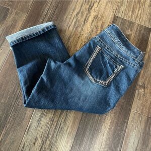 Maurice's Capri denim Jean pants women's 15/16
Stitched pocket detail